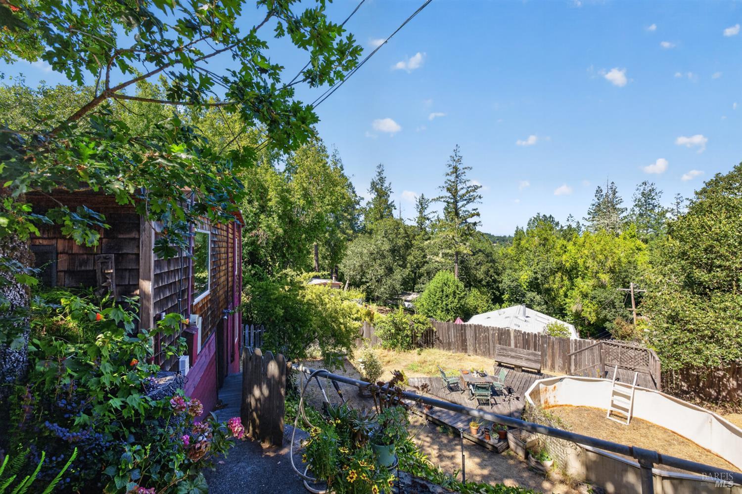 9312 Champs De Elysees Forestville CA 95436