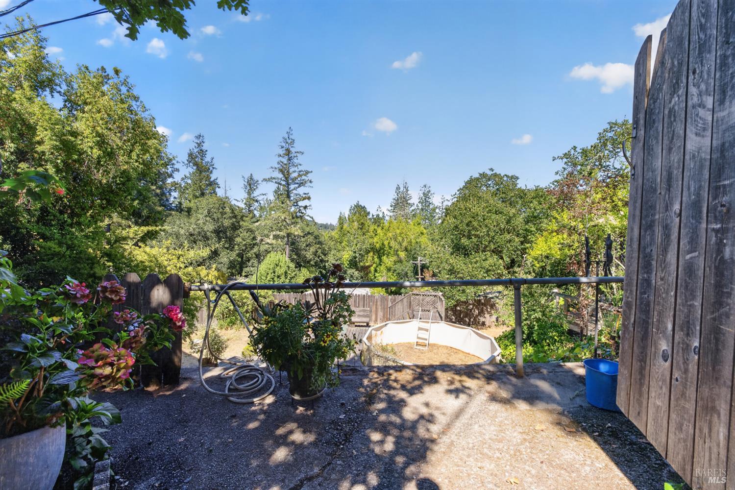 9312 Champs De Elysees Forestville CA 95436