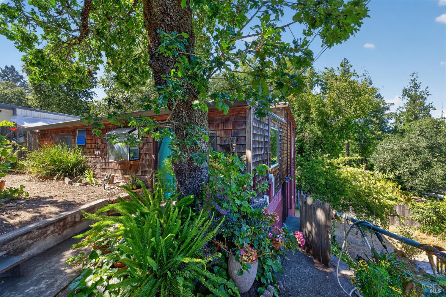 9312 Champs De Elysees Forestville CA 95436