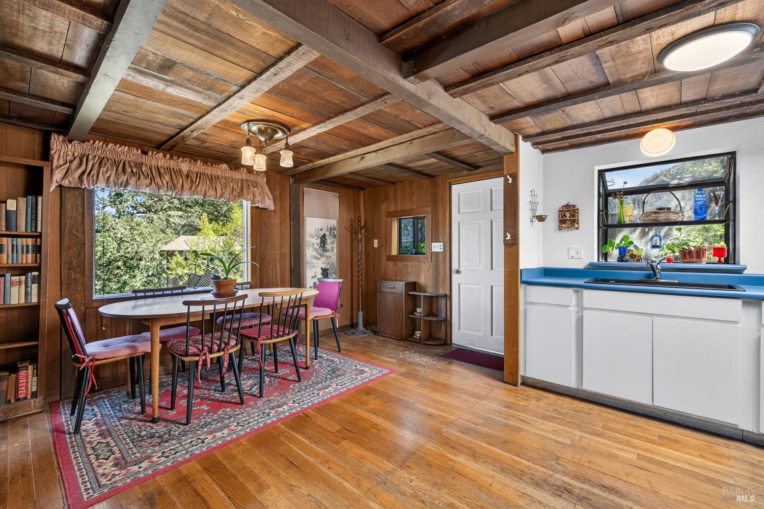 9312 Champs De Elysees Forestville CA 95436