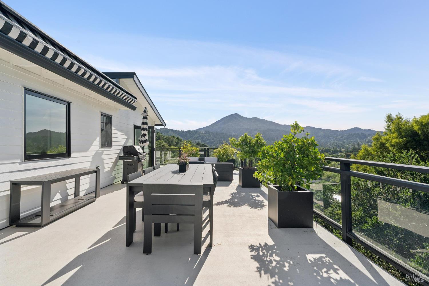 30 Corte Sereno Greenbrae CA 94904