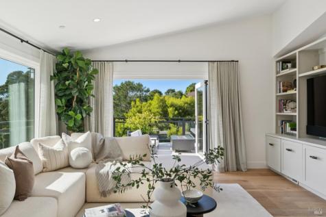 30 Corte Sereno Greenbrae CA 94904
