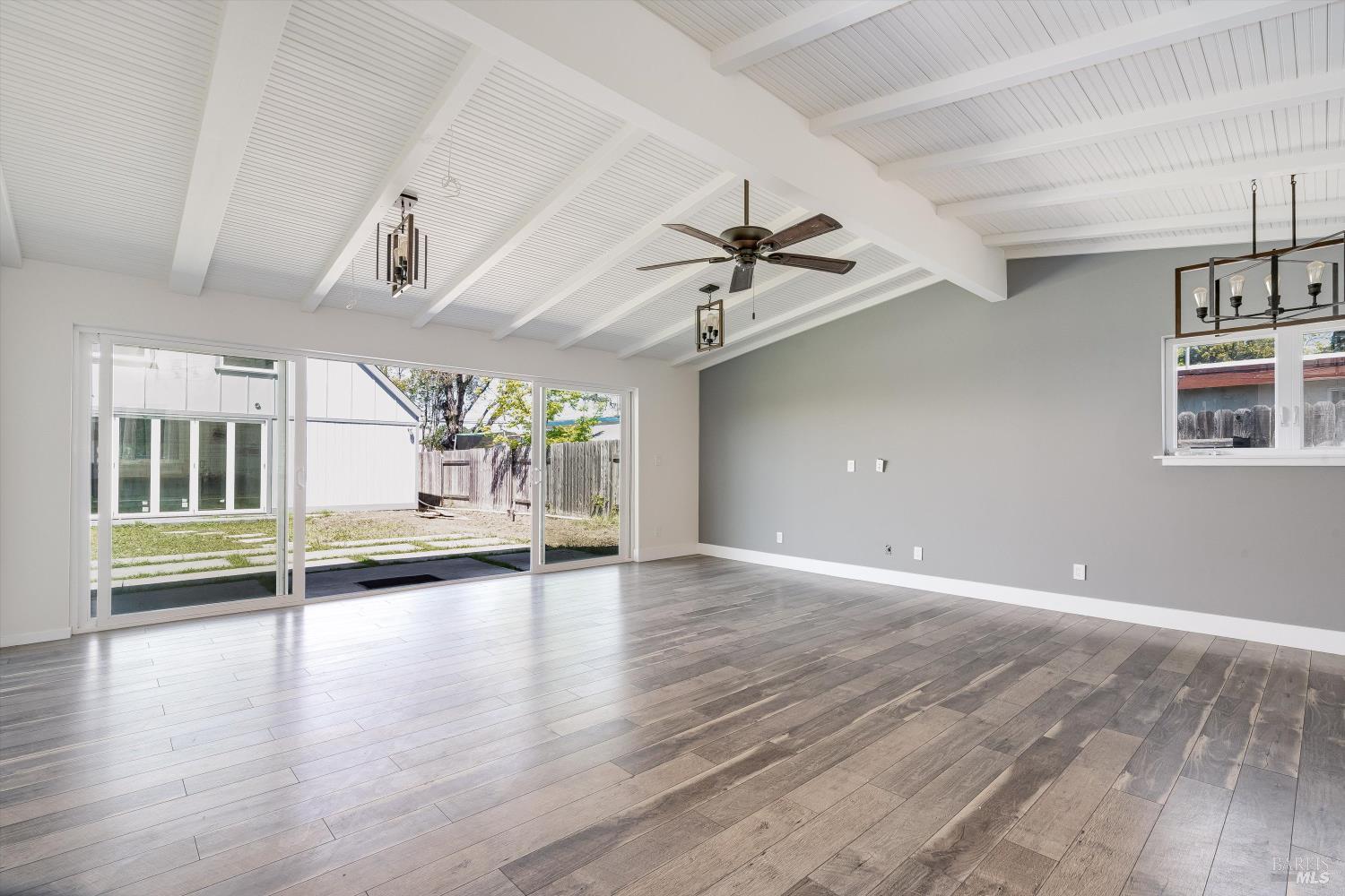 1421 Spruce Way Healdsburg CA 95448