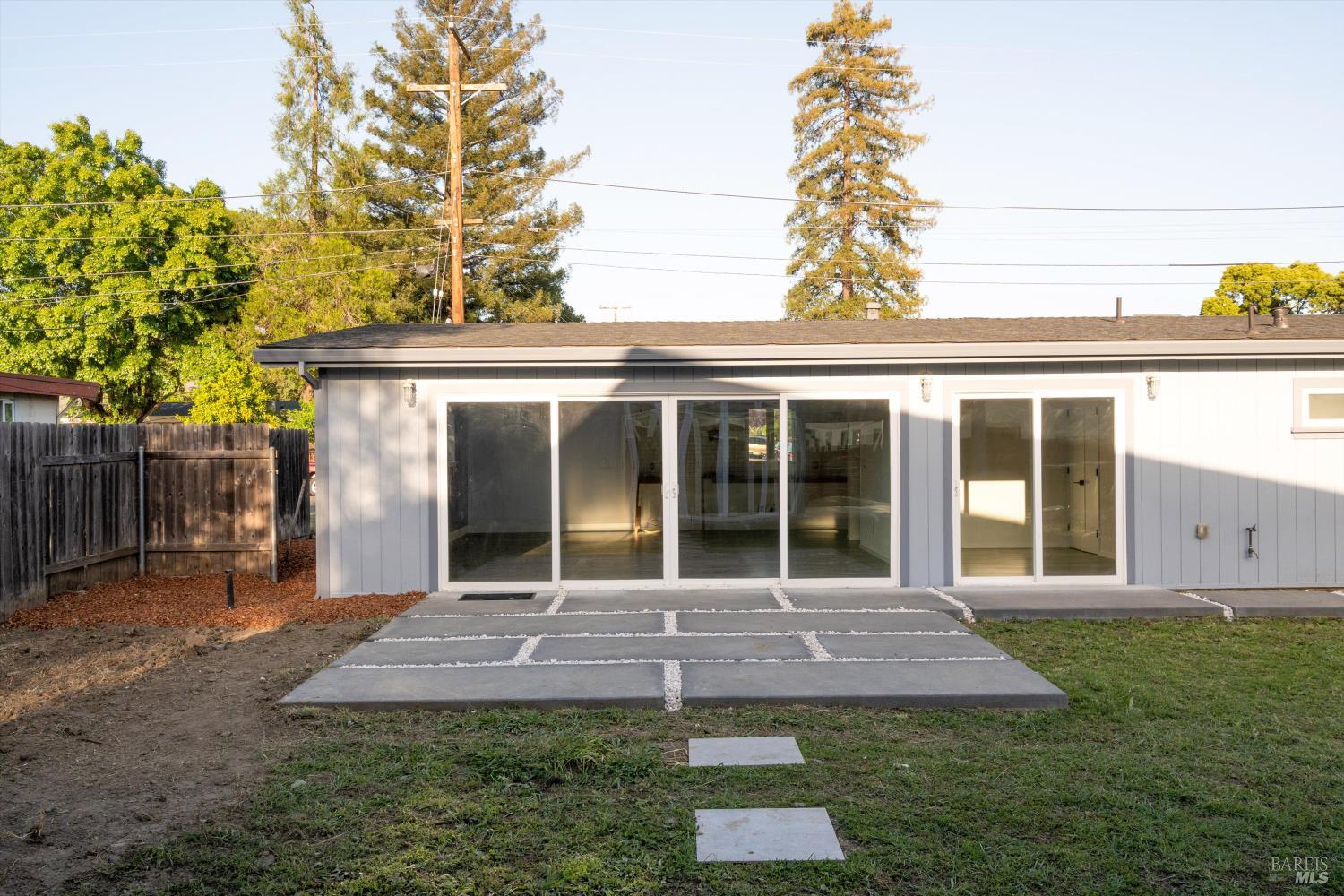 1421 Spruce Way Healdsburg CA 95448
