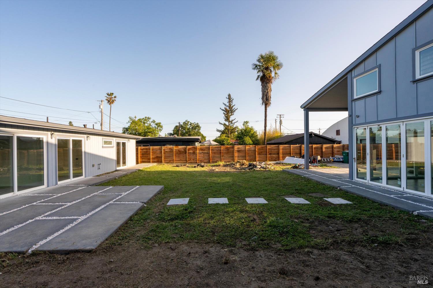 1421 Spruce Way Healdsburg CA 95448