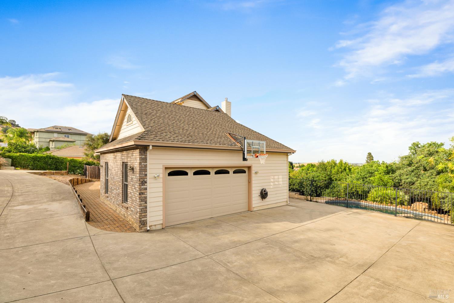 2136 Vineyard Hills Court Vacaville CA 95688