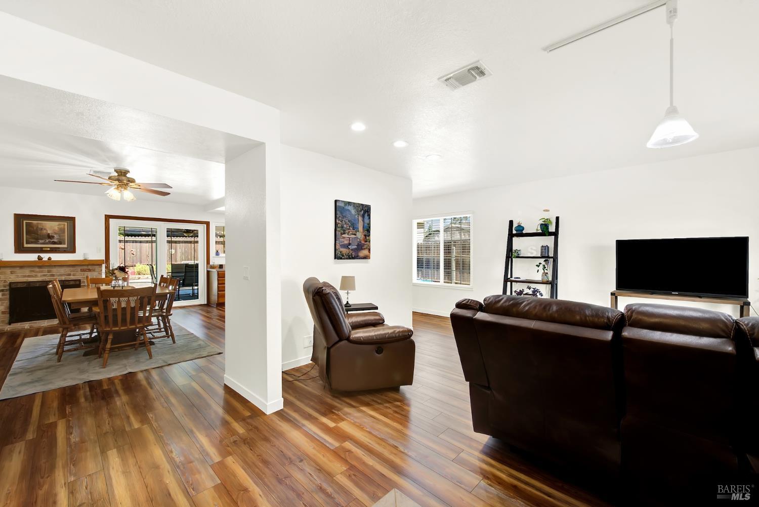203 Greenwich Circle Vacaville CA 95687