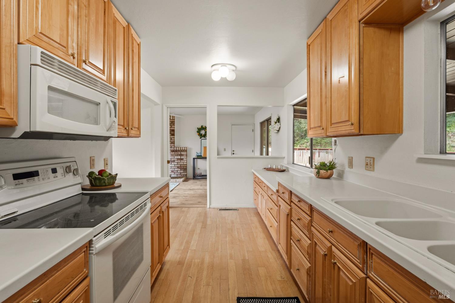 1261 Deerwood Drive Ukiah CA 95482