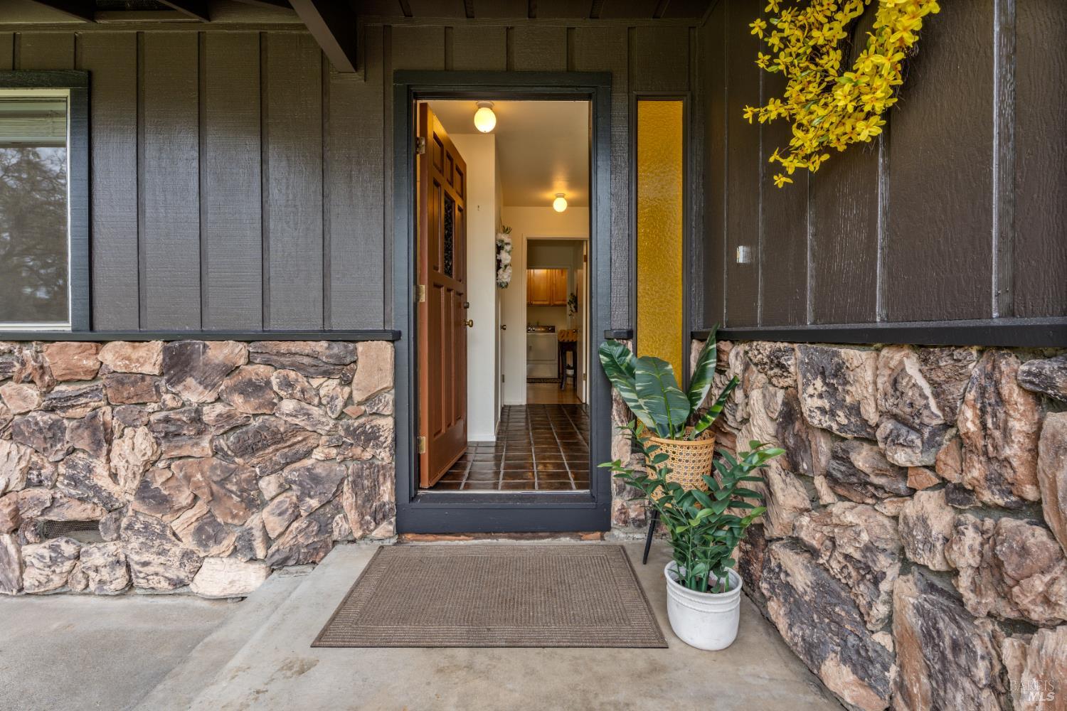 1261 Deerwood Drive Ukiah CA 95482