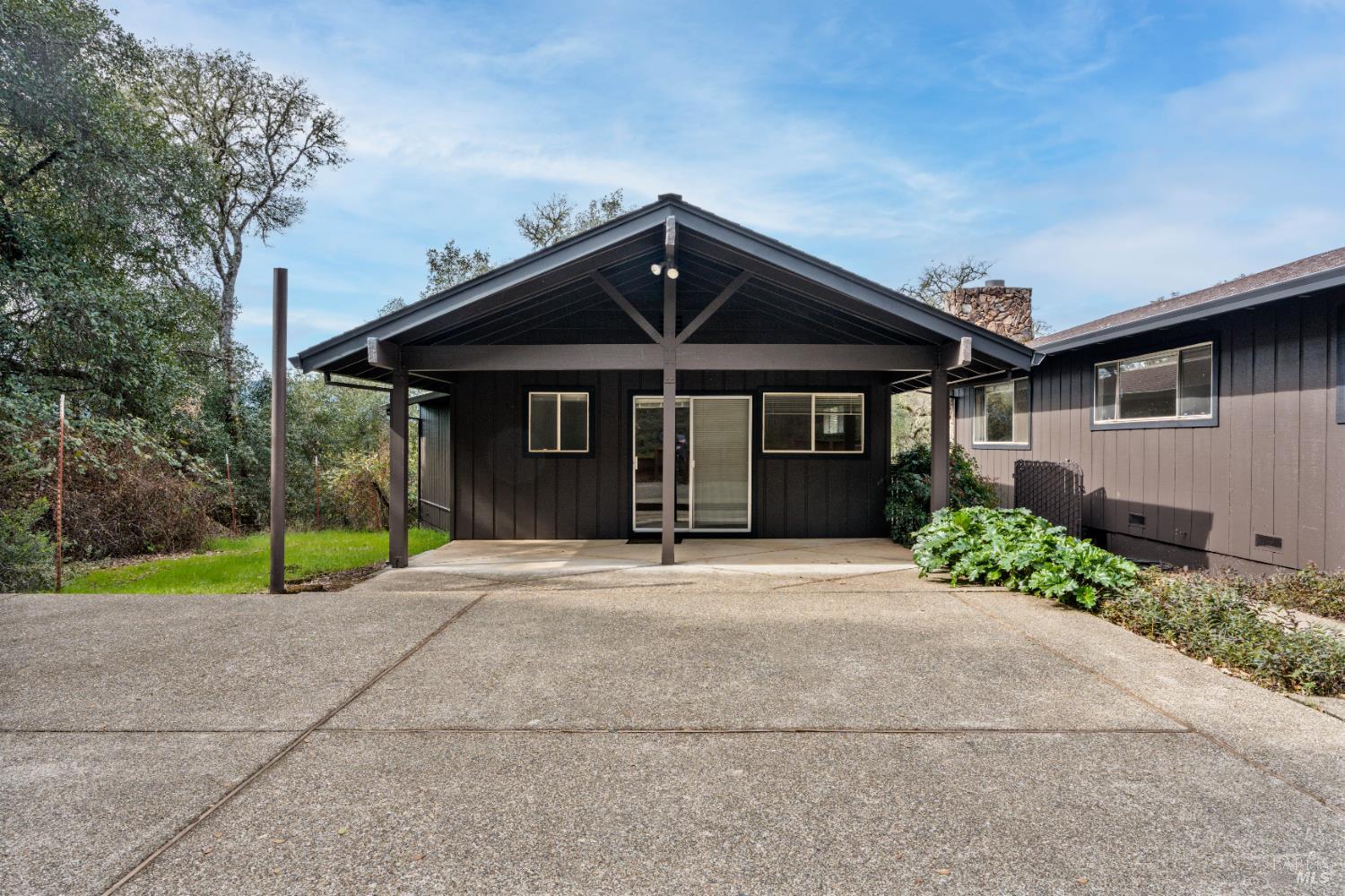 1261 Deerwood Drive Ukiah CA 95482