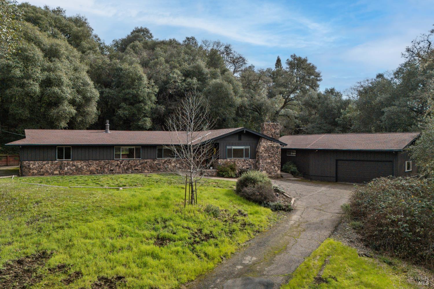 1261 Deerwood Drive Ukiah CA 95482