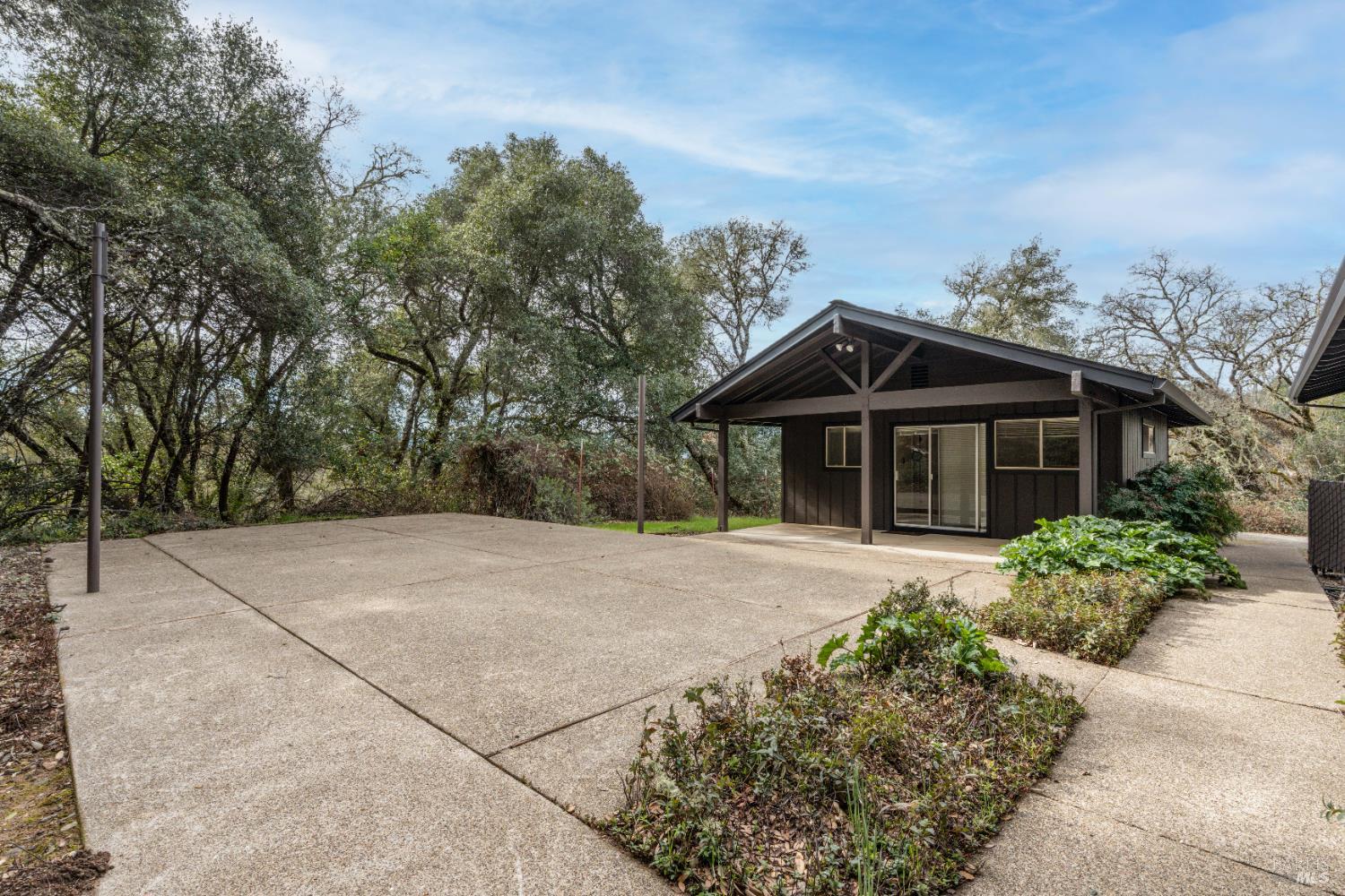 1261 Deerwood Drive Ukiah CA 95482