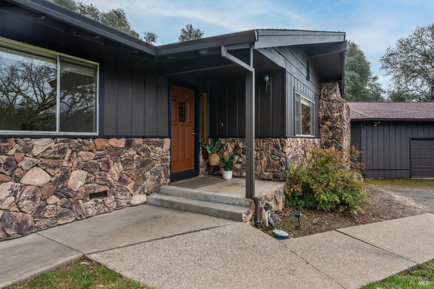 1261 Deerwood Drive Ukiah CA 95482