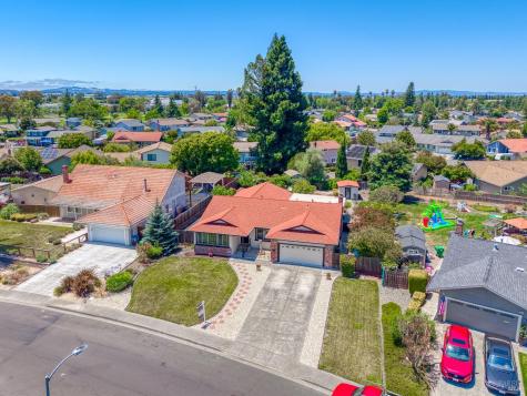 874 Santa Dorotea Circle Rohnert Park CA 94928