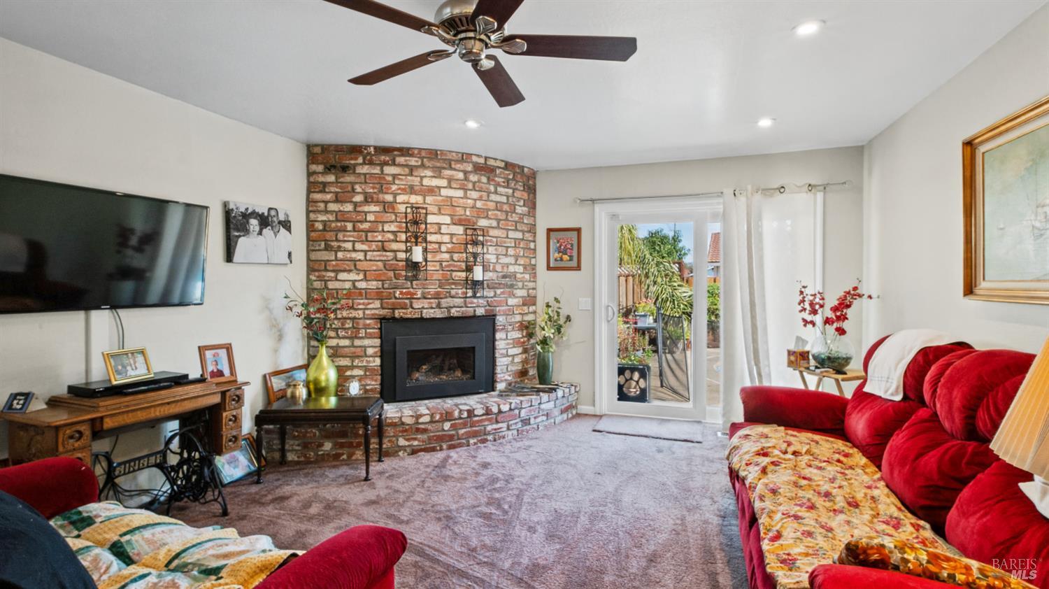 1605 Kelly Street Santa Rosa CA 95401