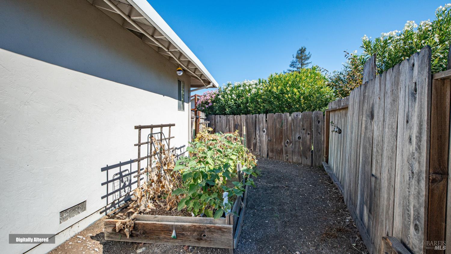 1605 Kelly Street Santa Rosa CA 95401