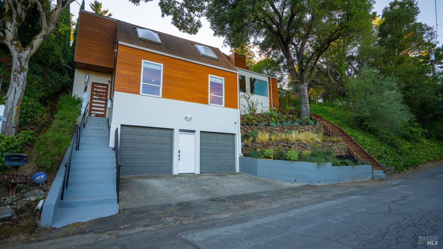 5595 Estates Drive Oakland CA 94618