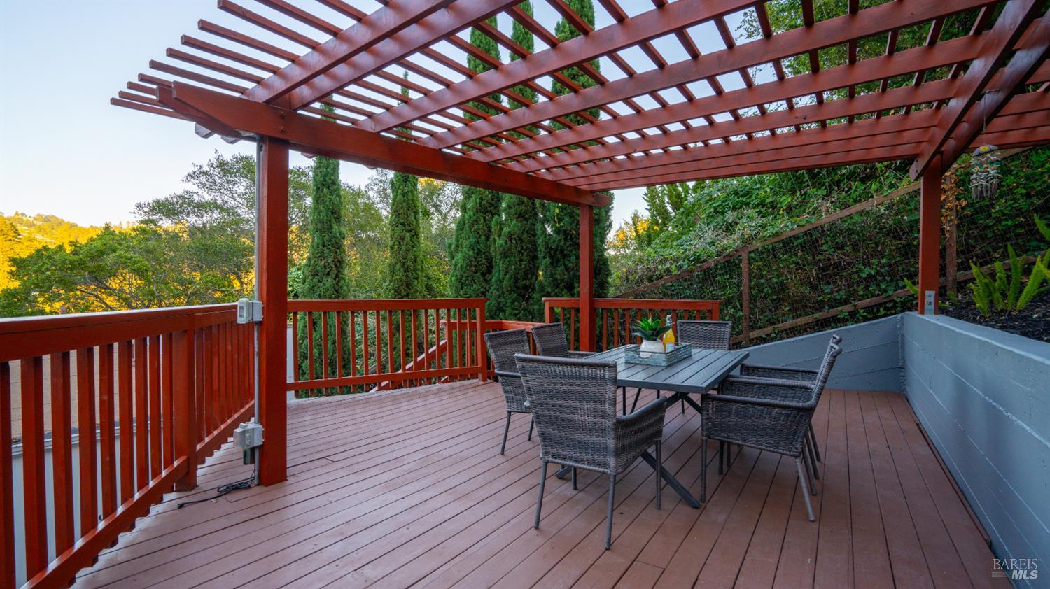 5595 Estates Drive Oakland CA 94618