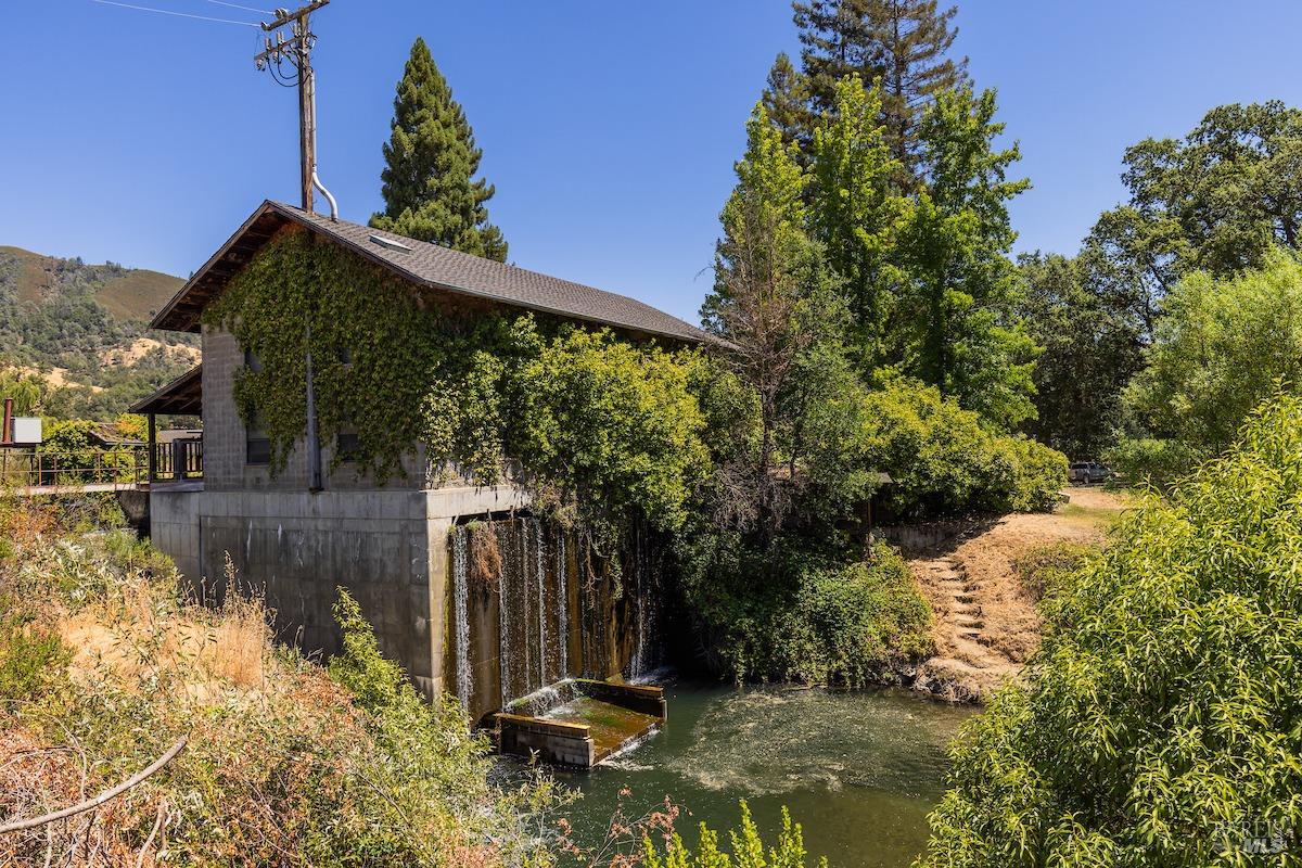 16000 Powerhouse Road Potter Valley CA 95469
