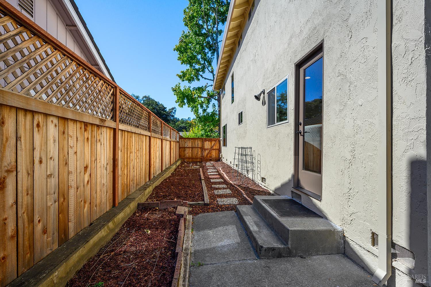2501 Middle Creek Court Santa Rosa CA 95409