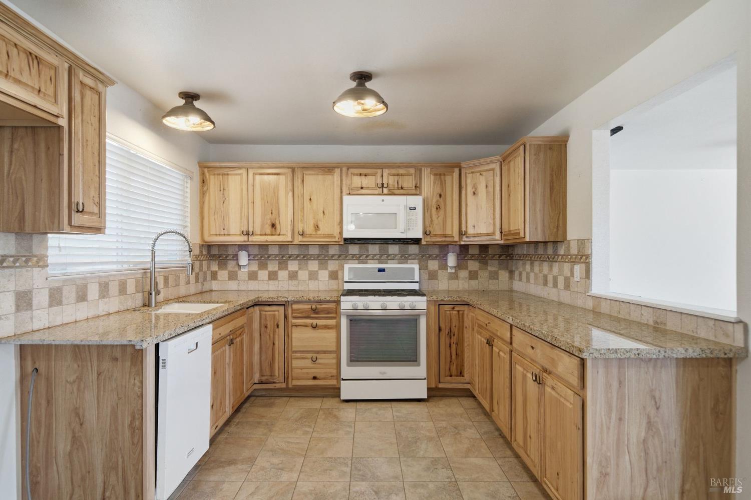 20511 Santa Barbara Avenue Middletown CA 95461