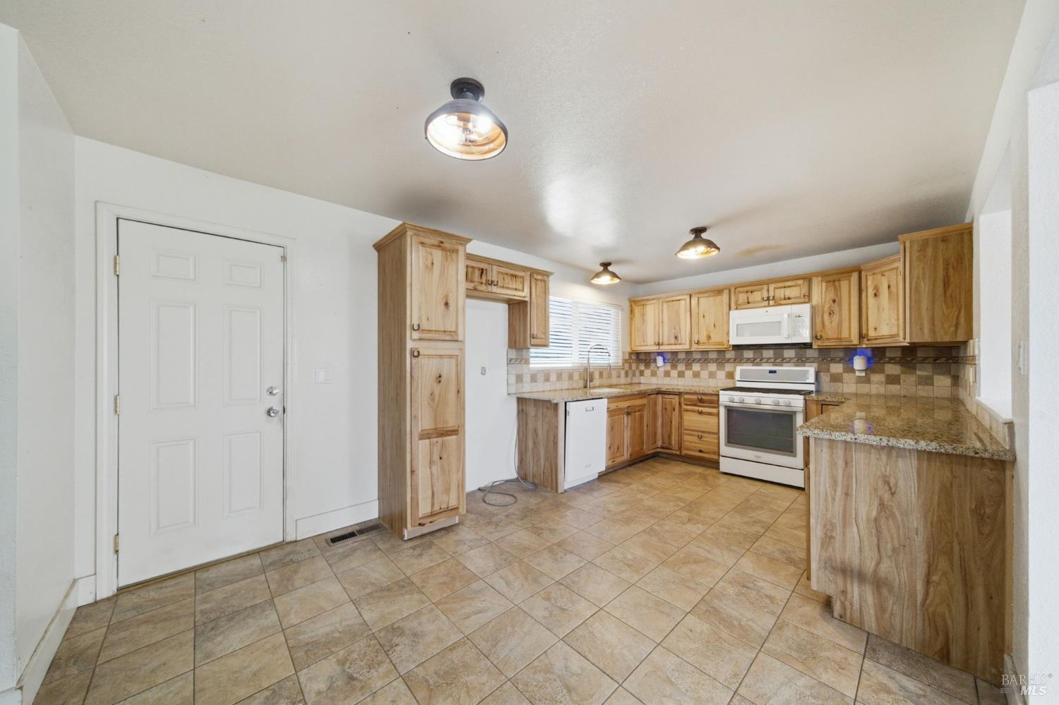 20511 Santa Barbara Avenue Middletown CA 95461