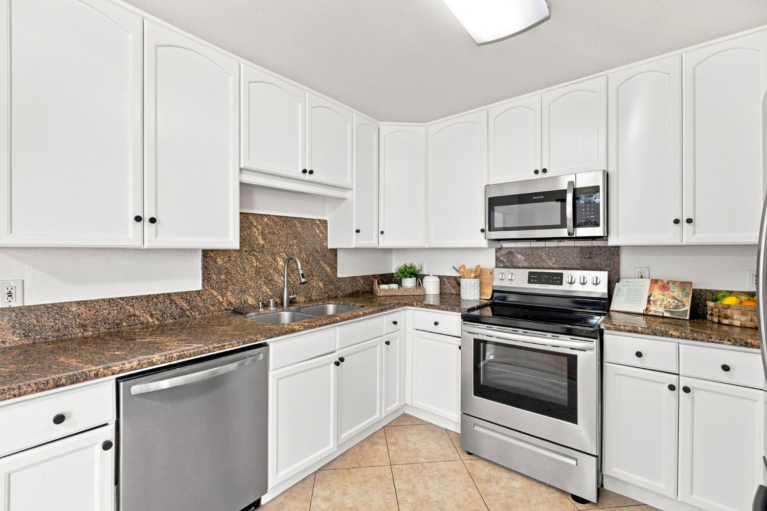 3972 Deer Cross Way Sacramento CA 95823