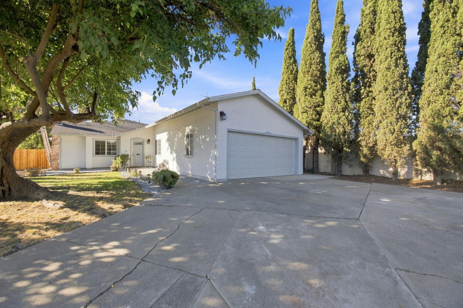 3972 Deer Cross Way Sacramento CA 95823