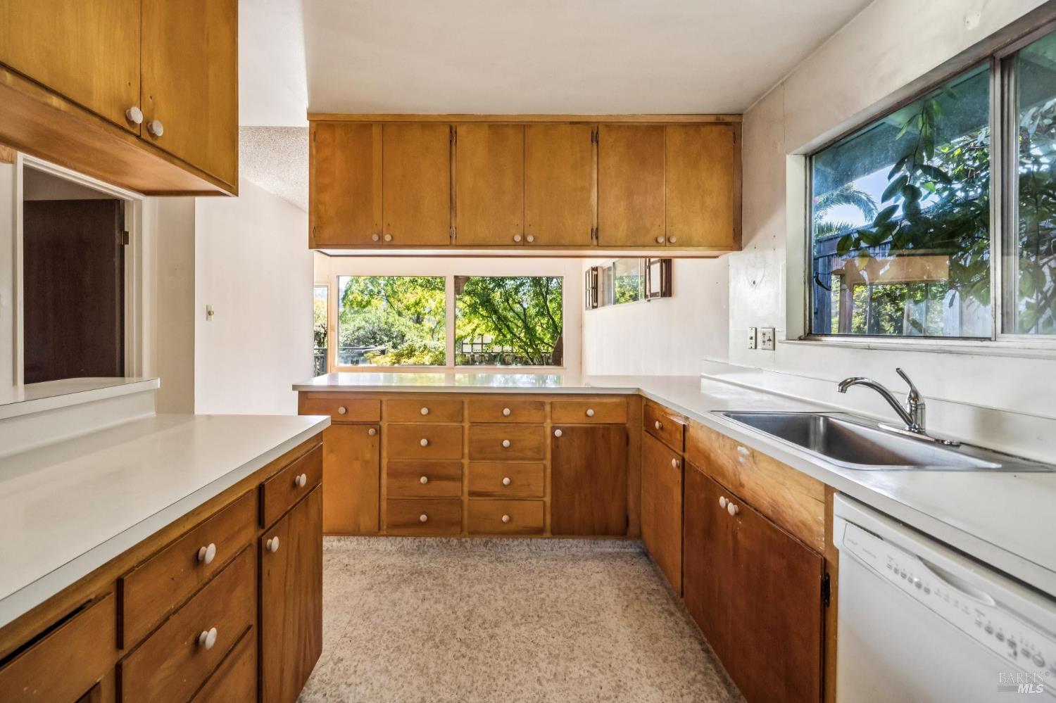 555 Las Colindas Road San Rafael CA 94903