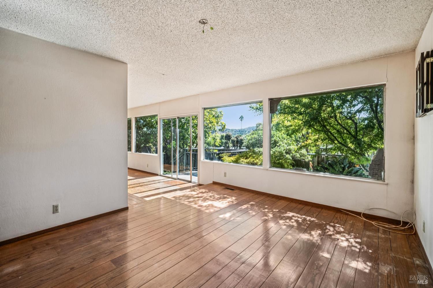 555 Las Colindas Road San Rafael CA 94903