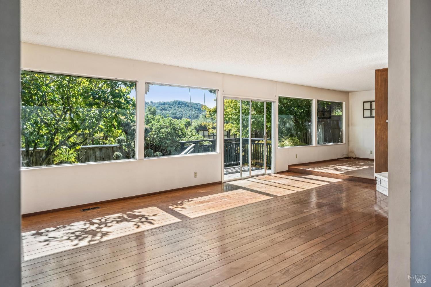 555 Las Colindas Road San Rafael CA 94903