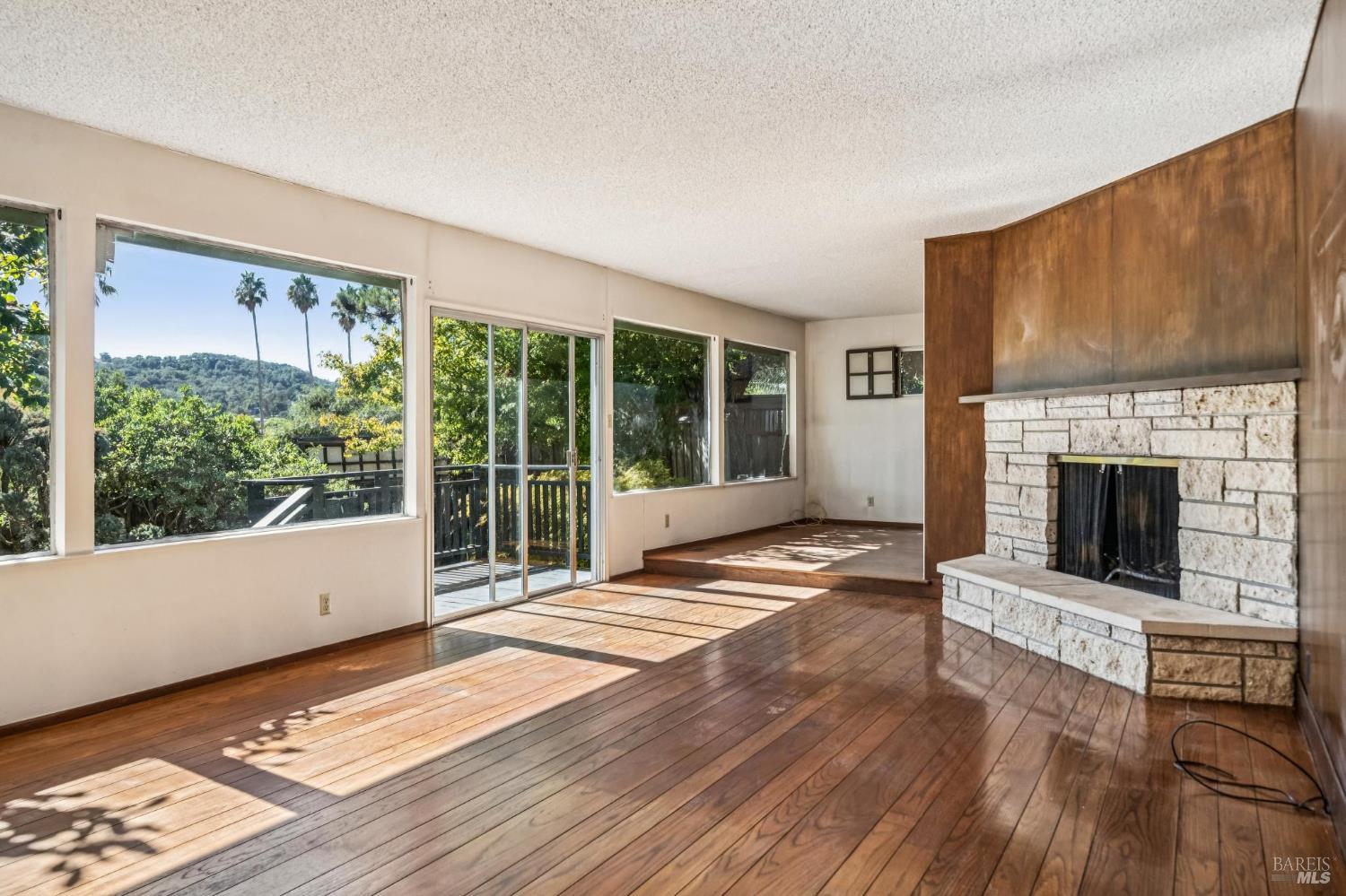 555 Las Colindas Road San Rafael CA 94903