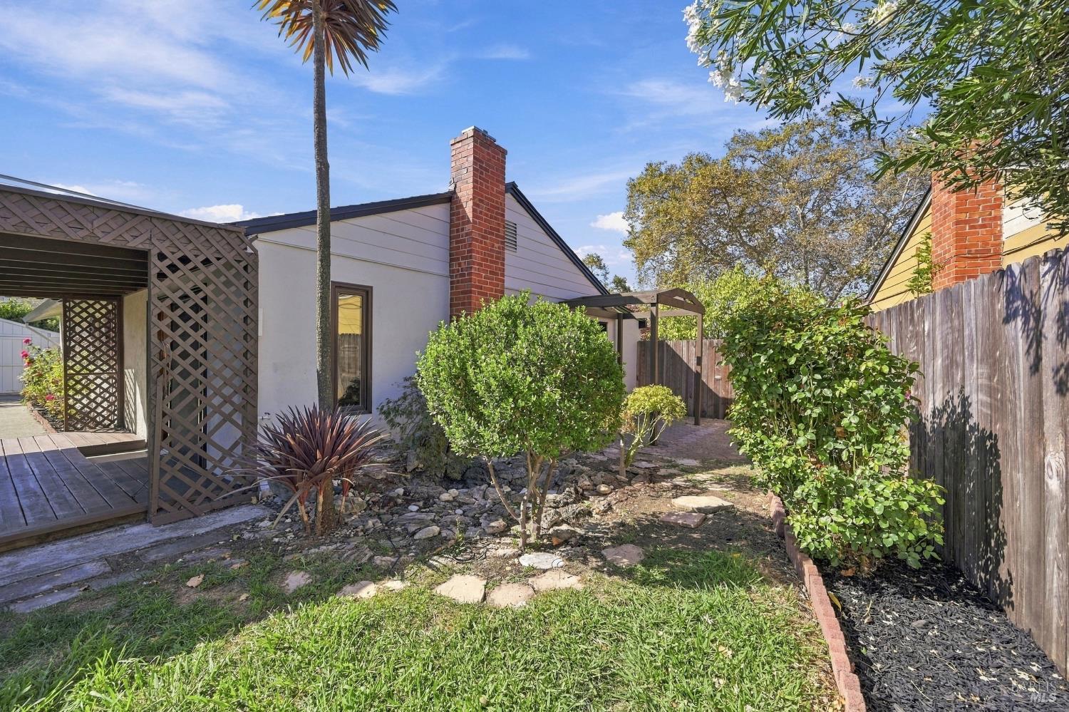 858 Brentwood Avenue Vallejo CA 94591