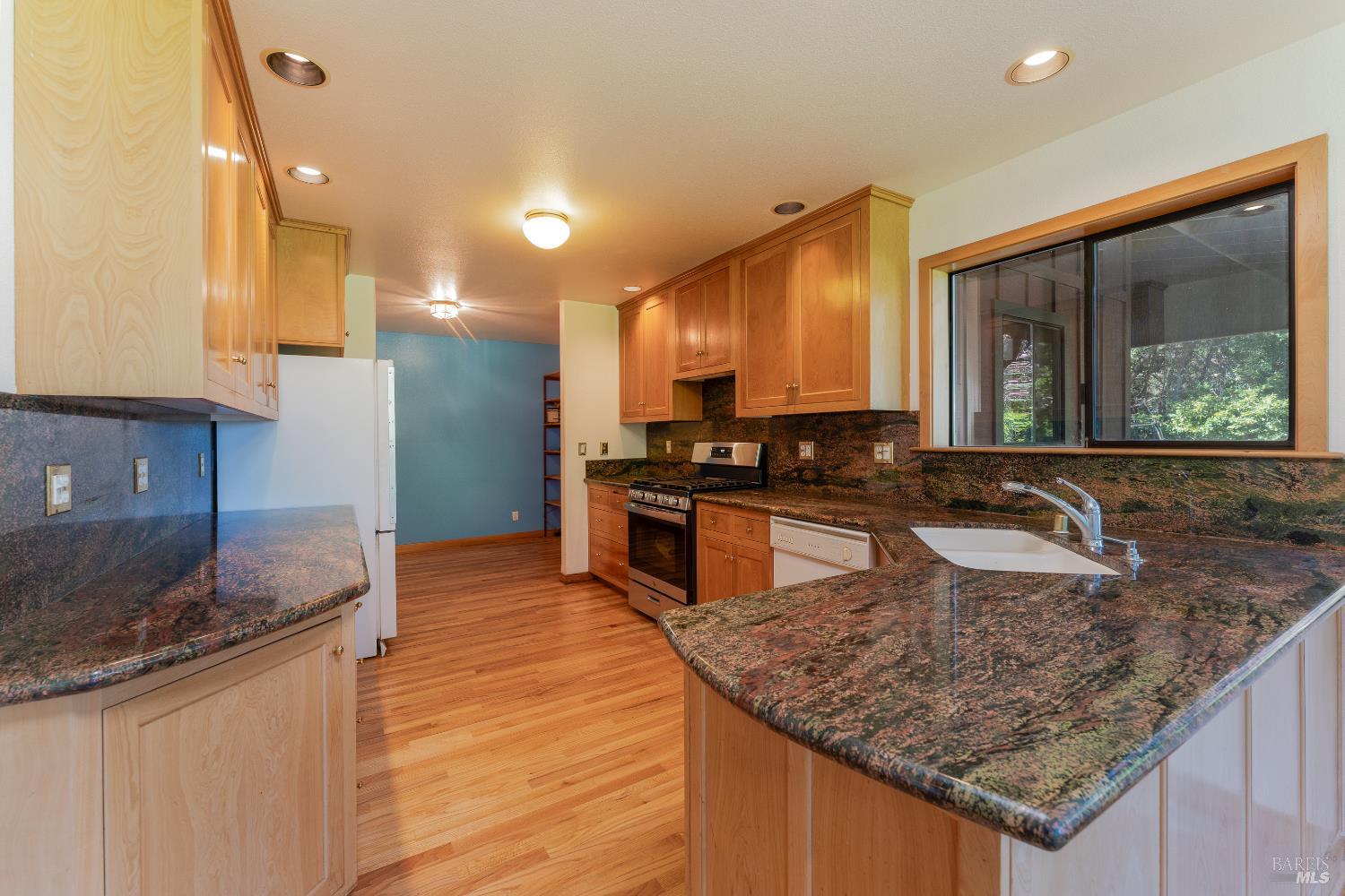 28801 Pinecrest Road Willits CA 95490