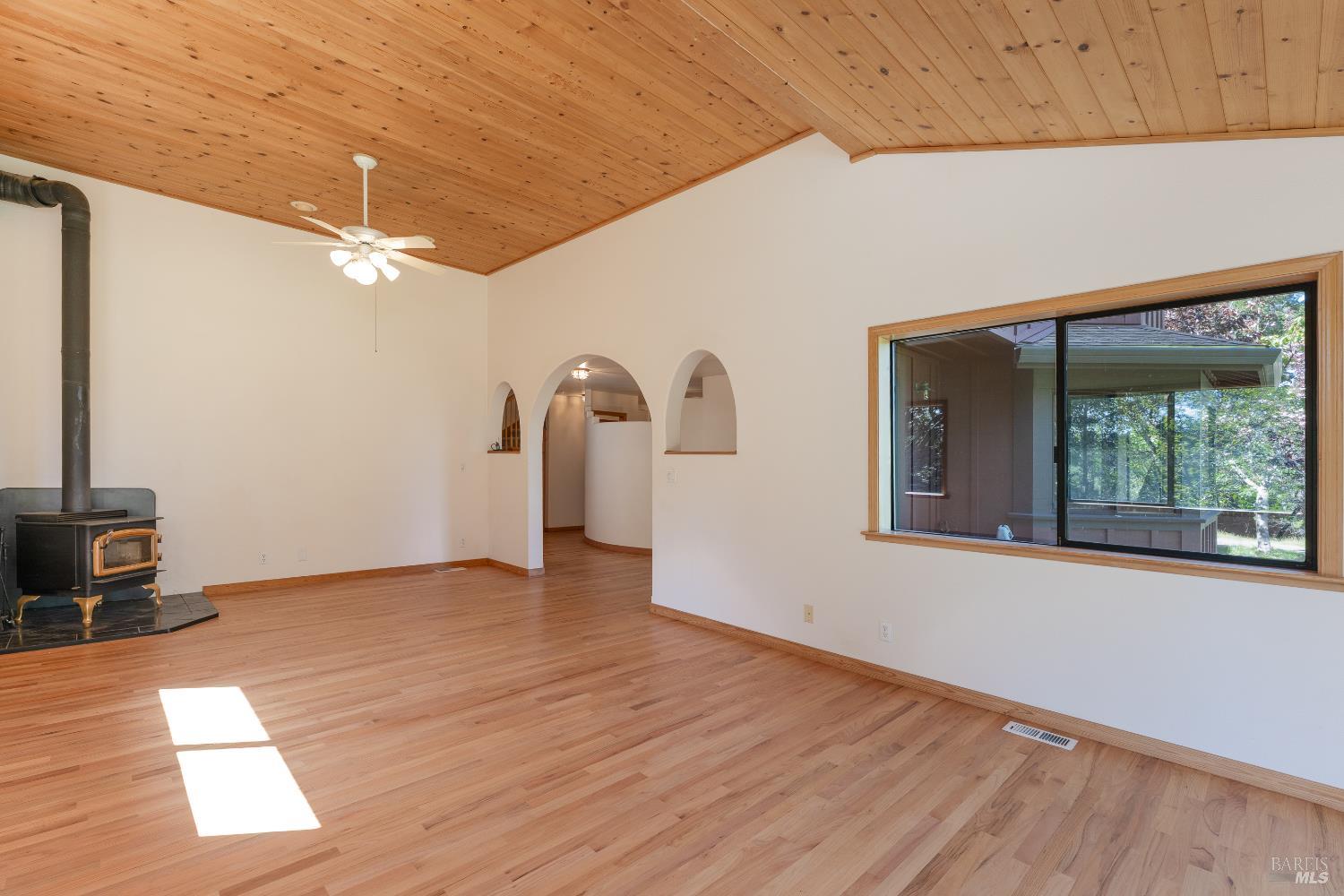 28801 Pinecrest Road Willits CA 95490