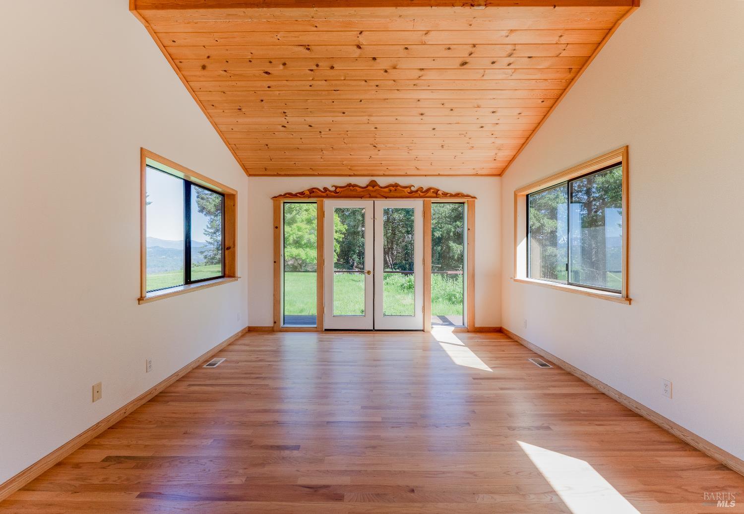 28801 Pinecrest Road Willits CA 95490