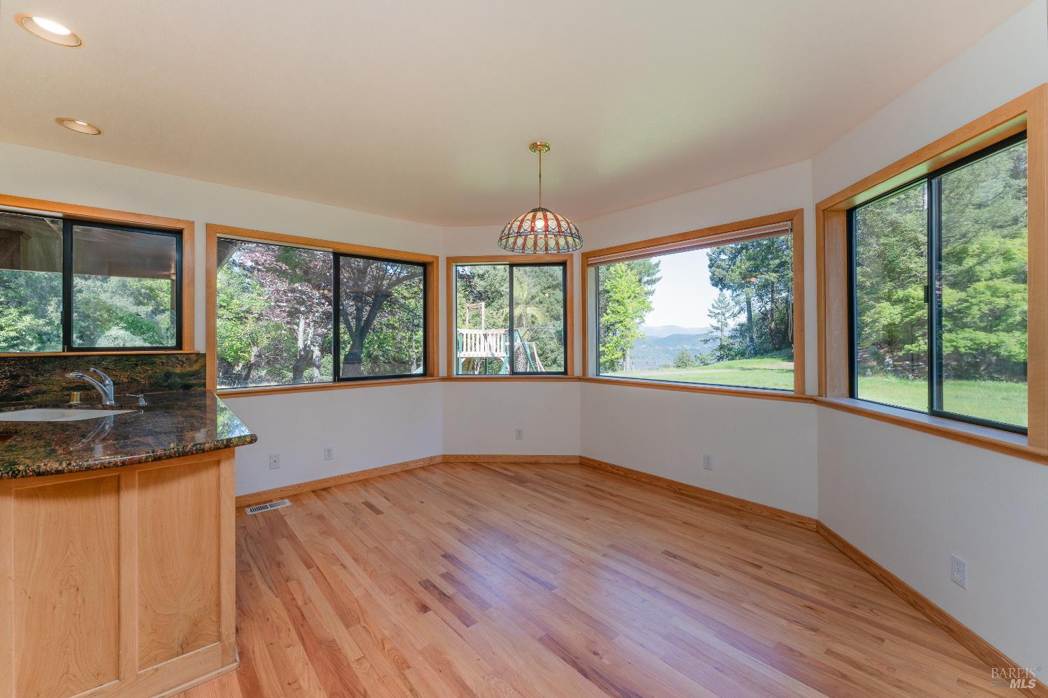 28801 Pinecrest Road Willits CA 95490