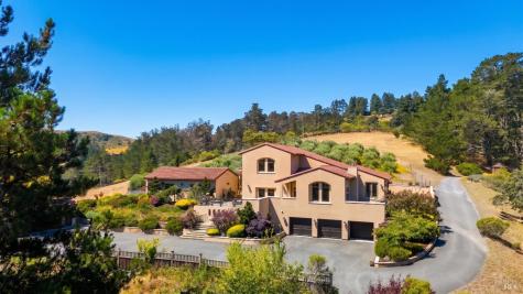 3518 Bloomfield Road Sebastopol CA 95472