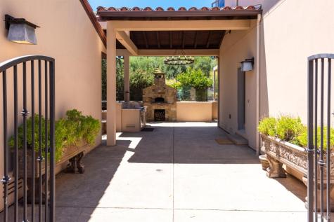 3518 Bloomfield Road Sebastopol CA 95472