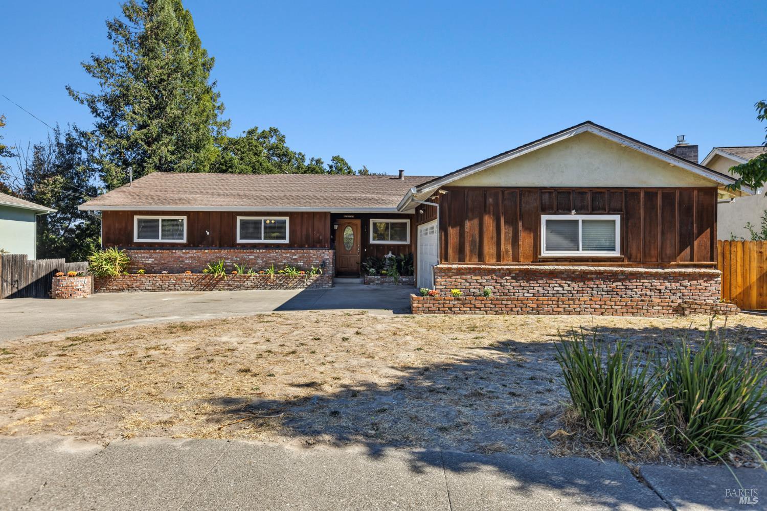 538 Amber Way Petaluma CA 94952