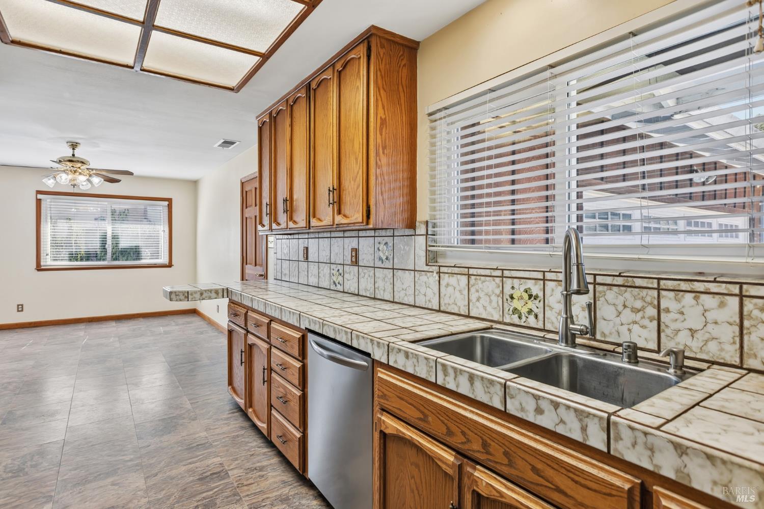 538 Amber Way Petaluma CA 94952
