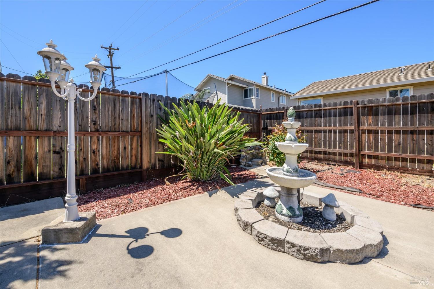 262 Markham Avenue Vacaville CA 95688