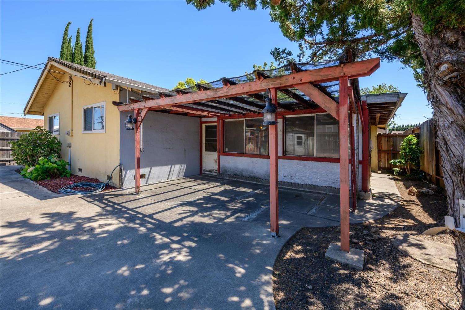 262 Markham Avenue Vacaville CA 95688