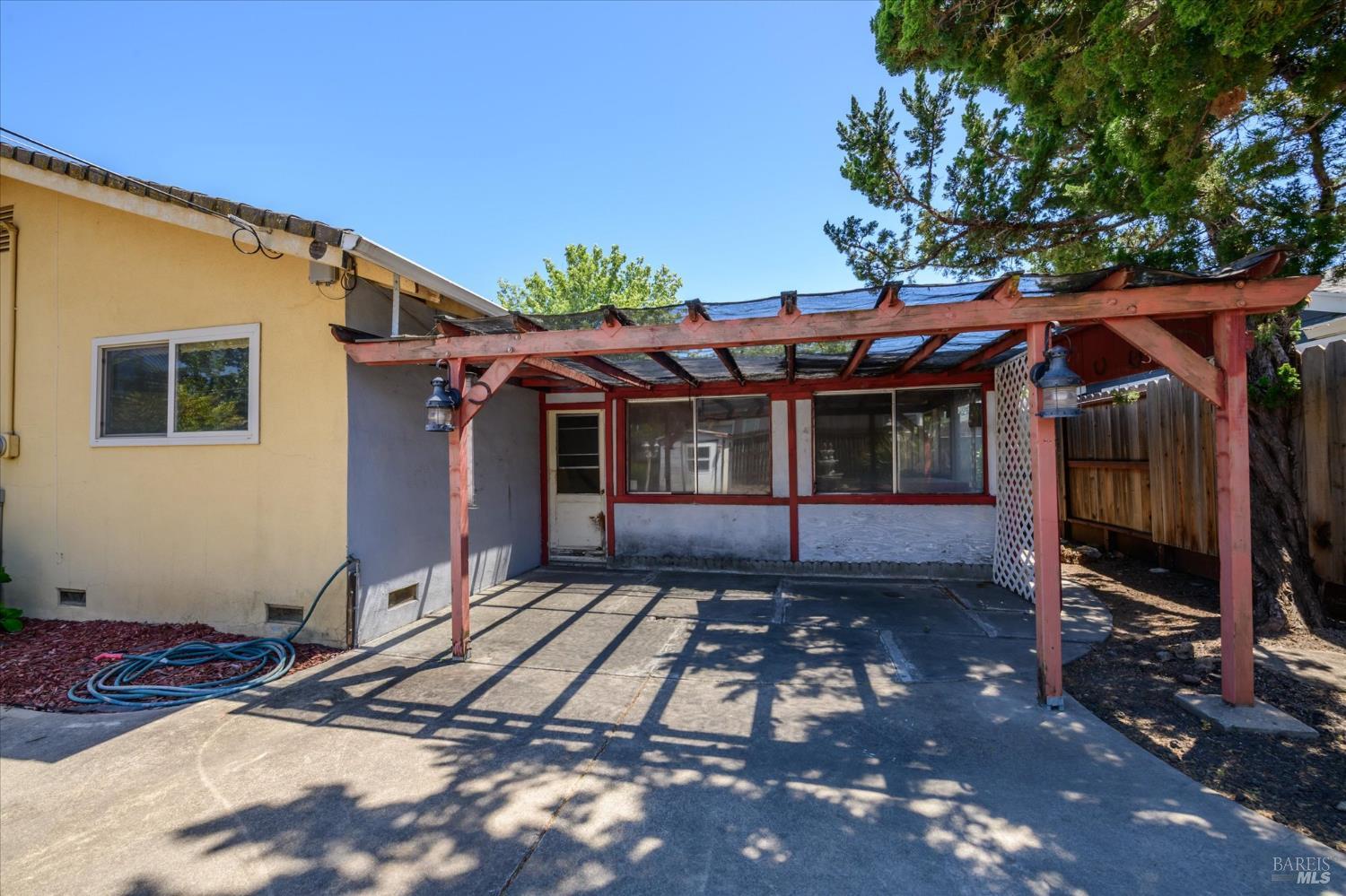 262 Markham Avenue Vacaville CA 95688