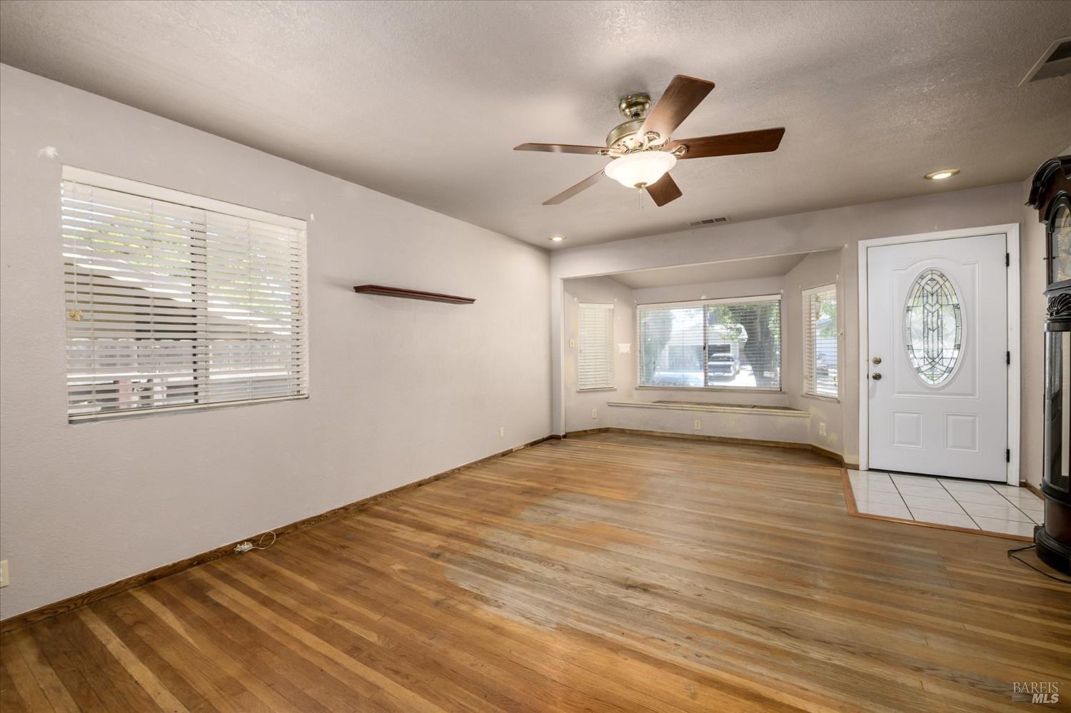 262 Markham Avenue Vacaville CA 95688