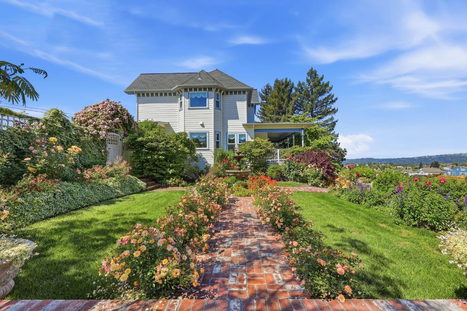 5755 Futura Way Santa Rosa CA 95409
