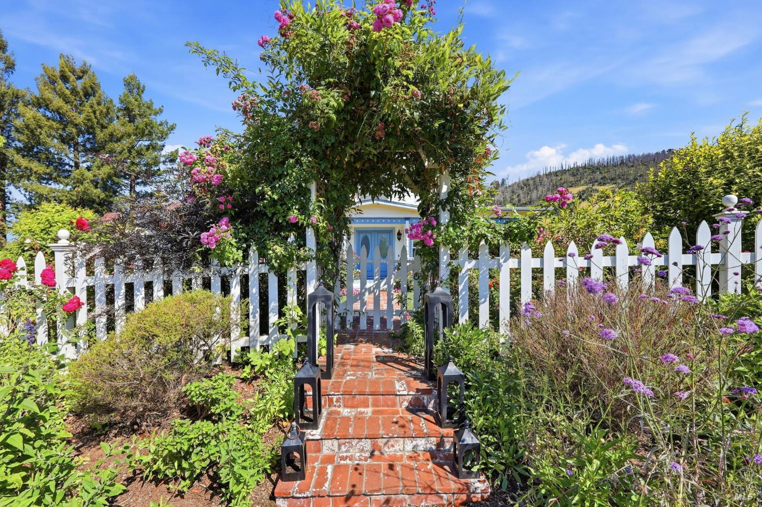 5755 Futura Way Santa Rosa CA 95409