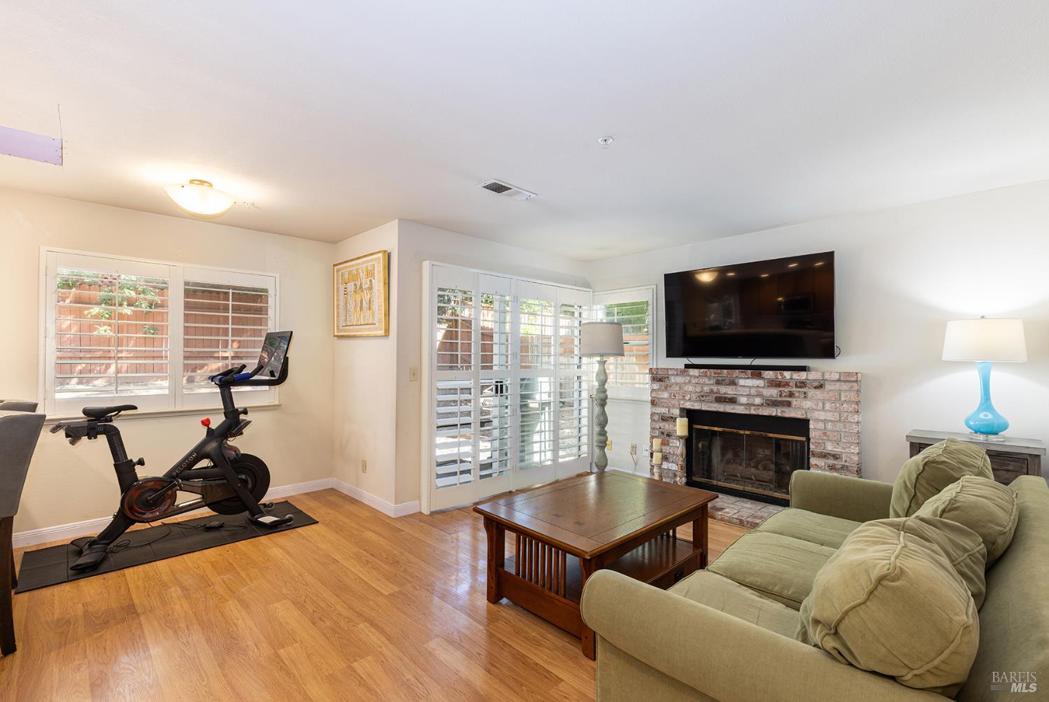 20 Winestone Court Napa CA 94558