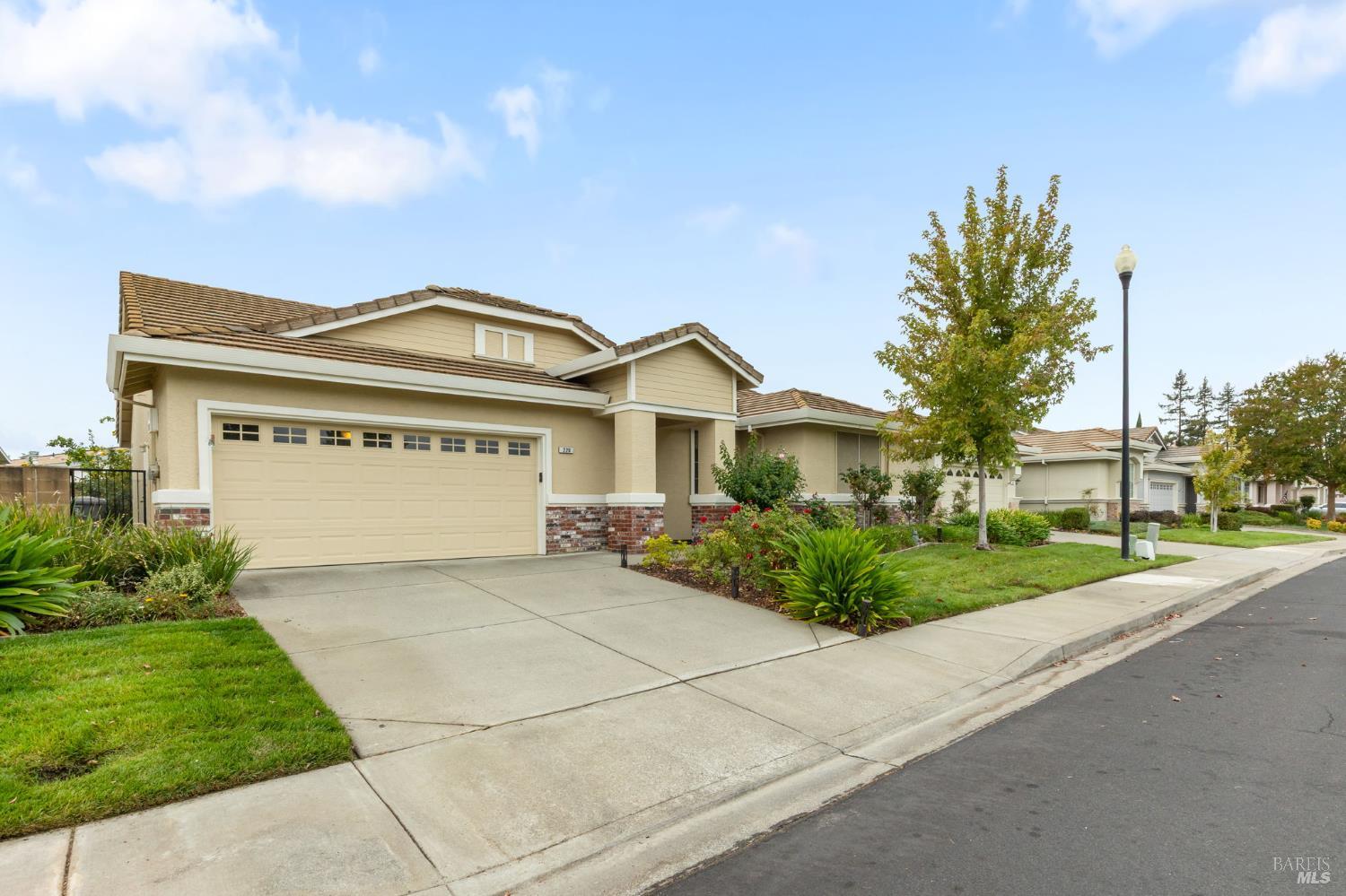 220 Mandarin Circle Vacaville CA 95687