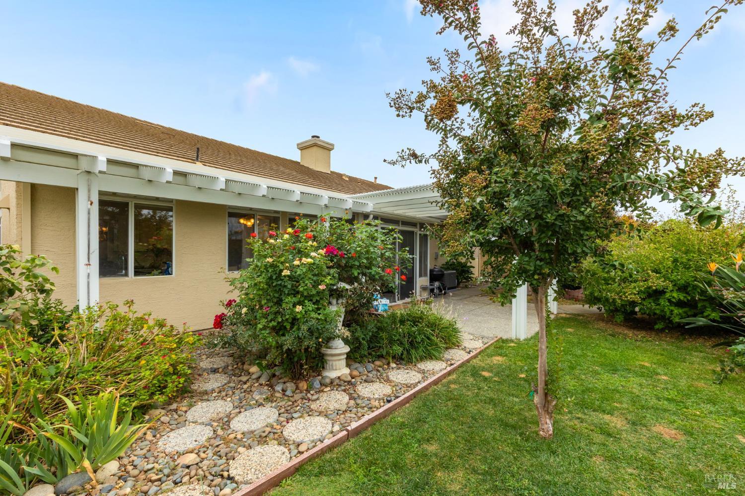 220 Mandarin Circle Vacaville CA 95687